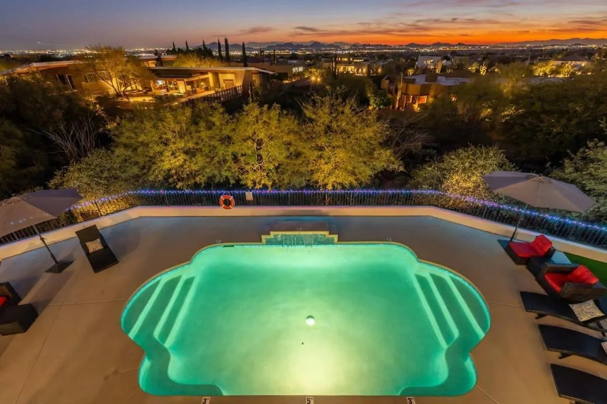 Golf Sim & Putting Green - Rooftop With 360 Views Scottsdale